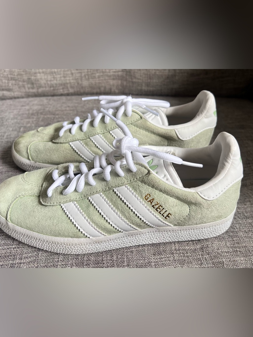 adidas Gazelle Women’s Suede Sneakers in Mint Green and White size 5
